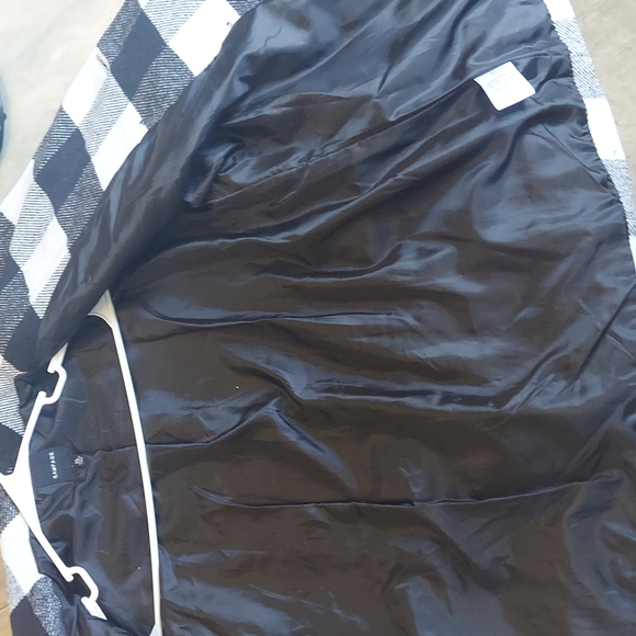 Black and white plaid - Picture 2 of 4